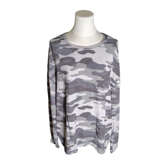 Time and Tru Tops - Time and Tru Super Soft Gray Camo Long Sleeve Tee Size Extra Large